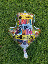 Cargar imagen en el visor de la galería, 20&quot; Big Arrow &quot;Hoy es el Cumple de este BOMBON, Felicidades!&quot; Spanish Birthday Balloon - Dope Balloons
